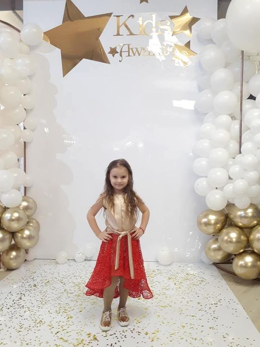 Костюм для дівчинки 4-5 роківКомбінезон-шорти та гіпюрова спід