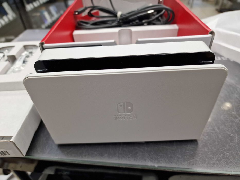 Nintendo Switch OLED 64GB White Joy-cons/ Grade A