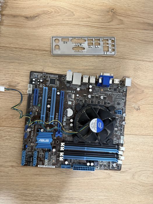 Материнська плата Asus P8B75-M Б/У