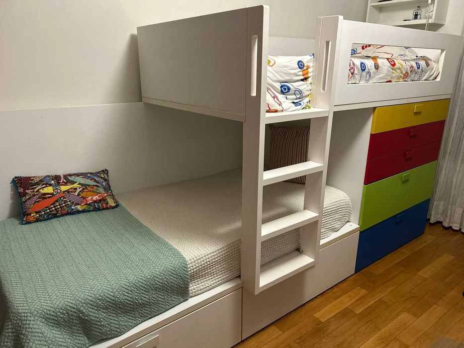 Beliche com arrumação e colchões incluídos