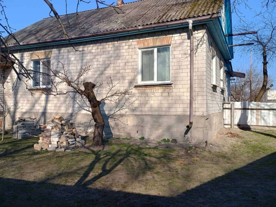 продається житловий будинок біля річки