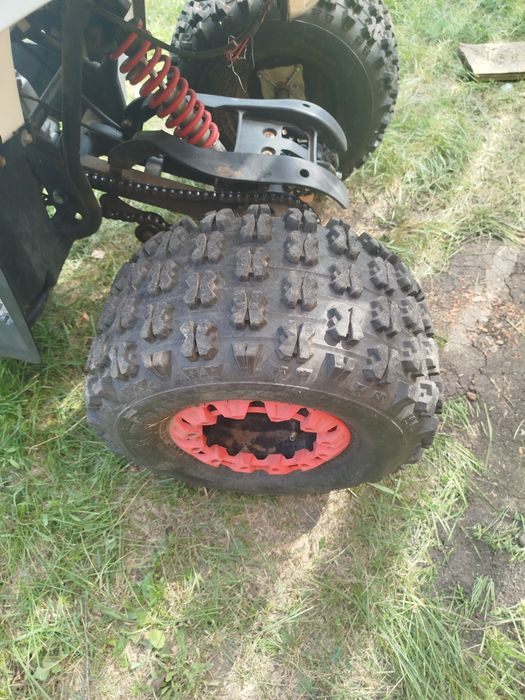 Продам квадроцикл  400км