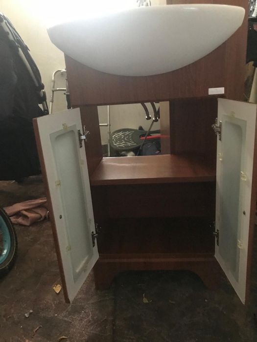 Meble lazienkowe komplet kolor orzech