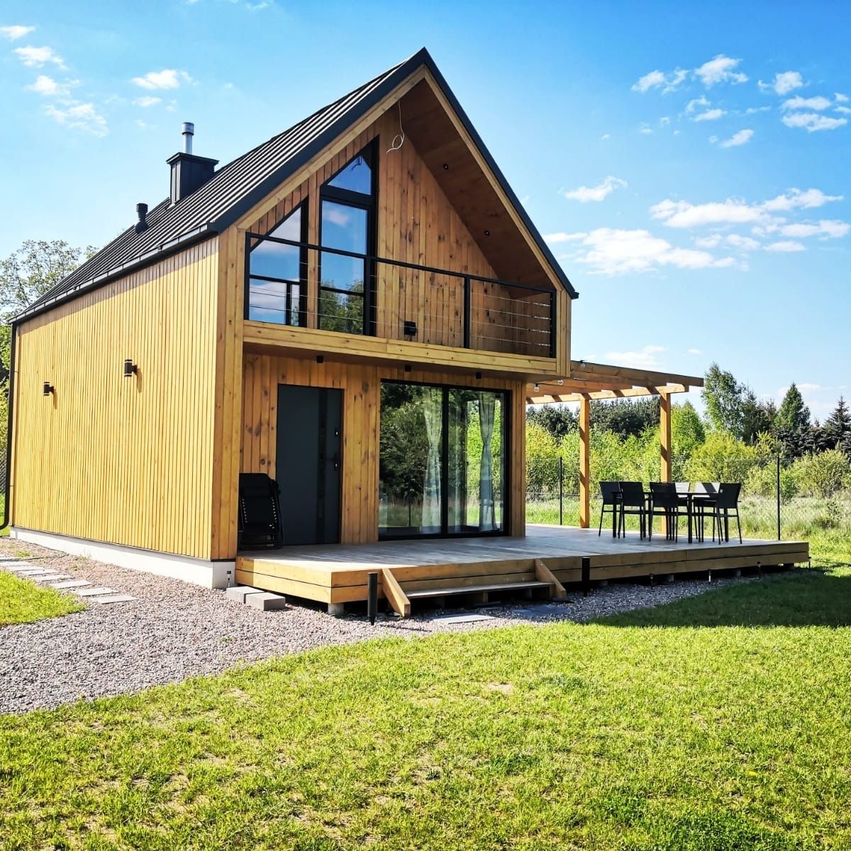 Domek z jacuzzi na Mazurach, nad jeziorem. Mazury, kominek balia bania