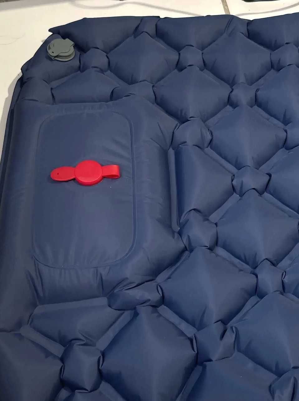 Надувной каремат коврик износостойкий с встроенным насосом и подушкой