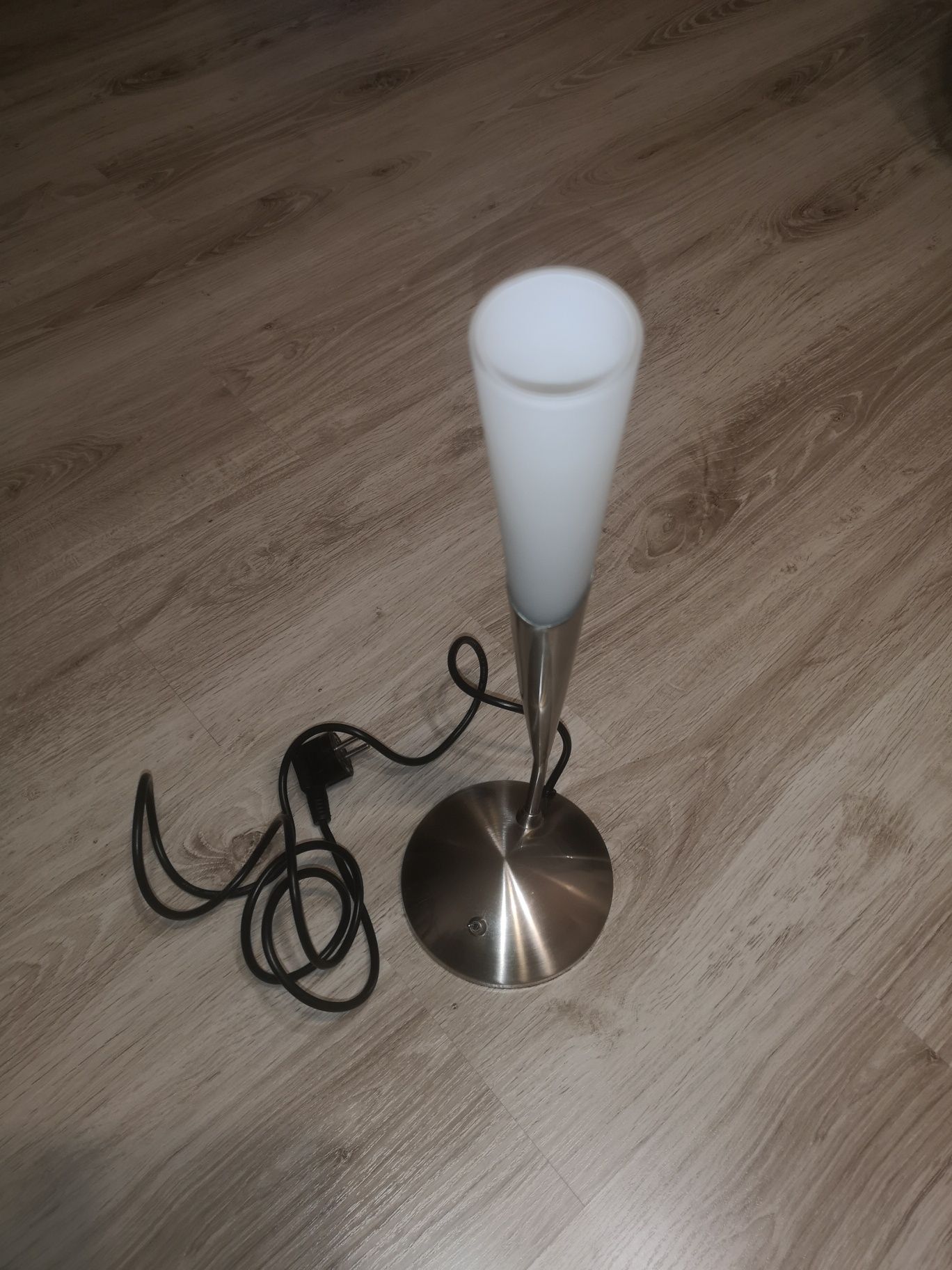 Lampa lampka nocna biurko salon dom