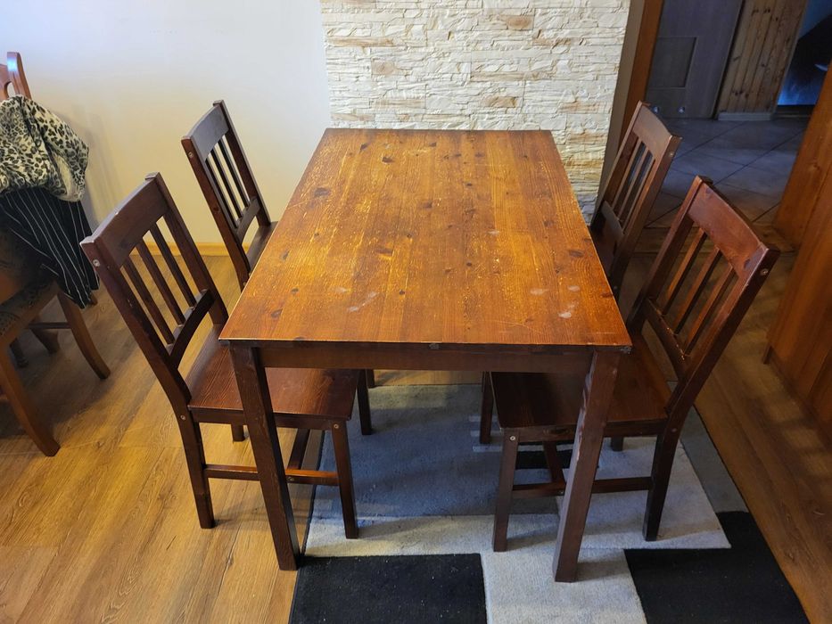 Krzesła marki Jysk 4 sztuki + Stół kuchenny