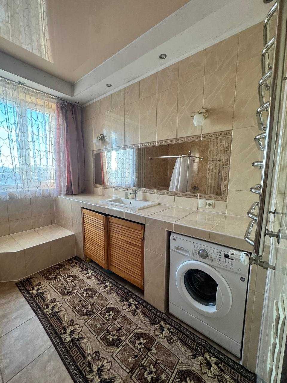 Продаж будинку з ділянкою на 20 соток,Озерна.площа 444 кв.м, 5 кімнат.