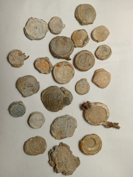 Lote se selos antigos em Chumbo