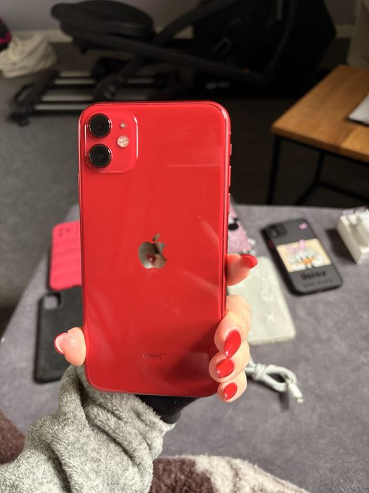 iPhone 11 – 64 GB – Czerwony – Bardzo dobry stan