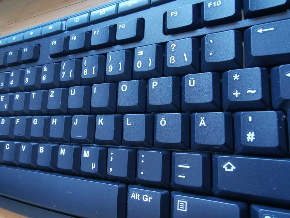 Klawiatura i mysz bezprzewodowa Logitech czarna MK270