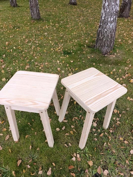 Кухонні табуретки з масиву сосни