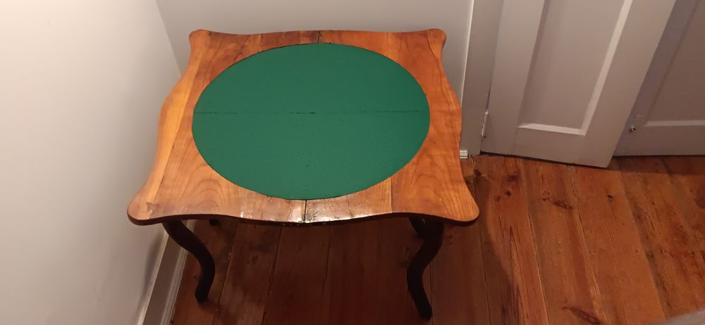 Mesa de jogo antiga