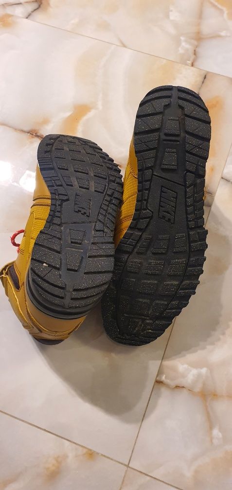 Buty trekkingowe Nike Mogan mid.46