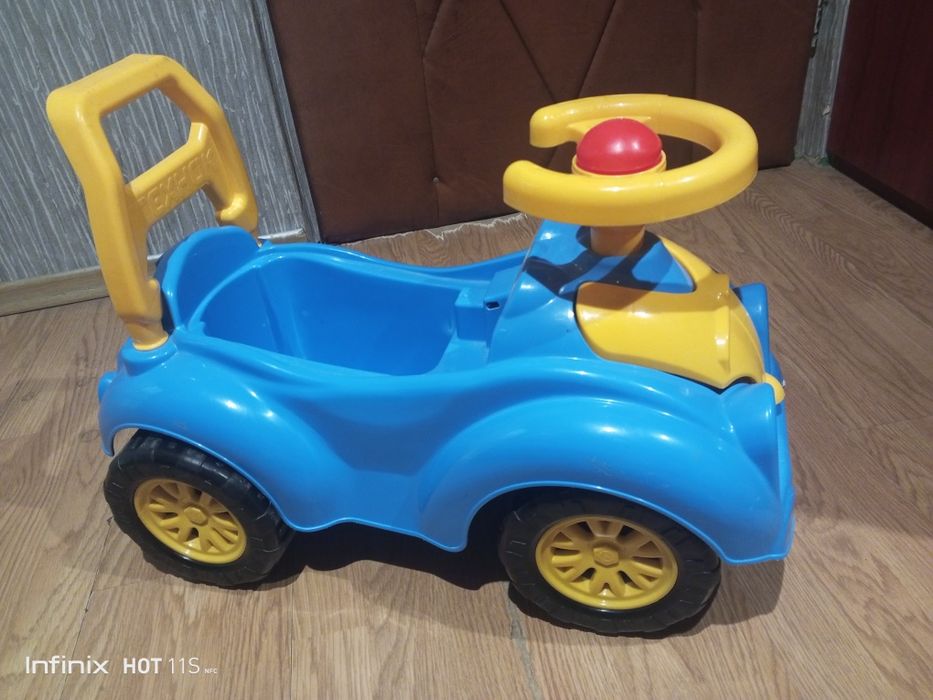 Jeździk pchacz chodzik