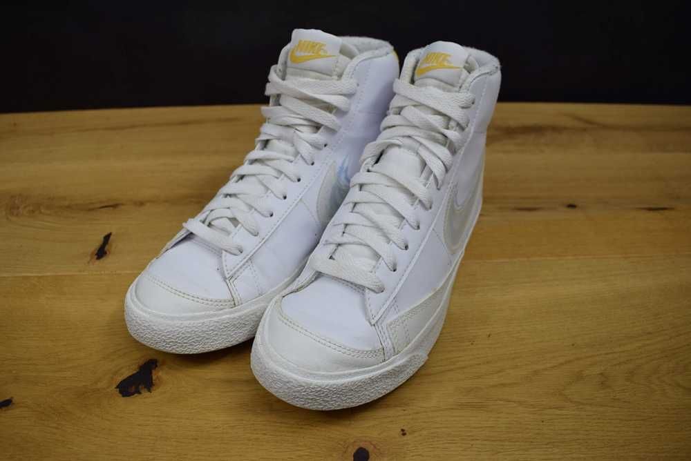 Nike Buty damskie sportowe Blazer Mid 77 Painted Swoosh r. 38,5