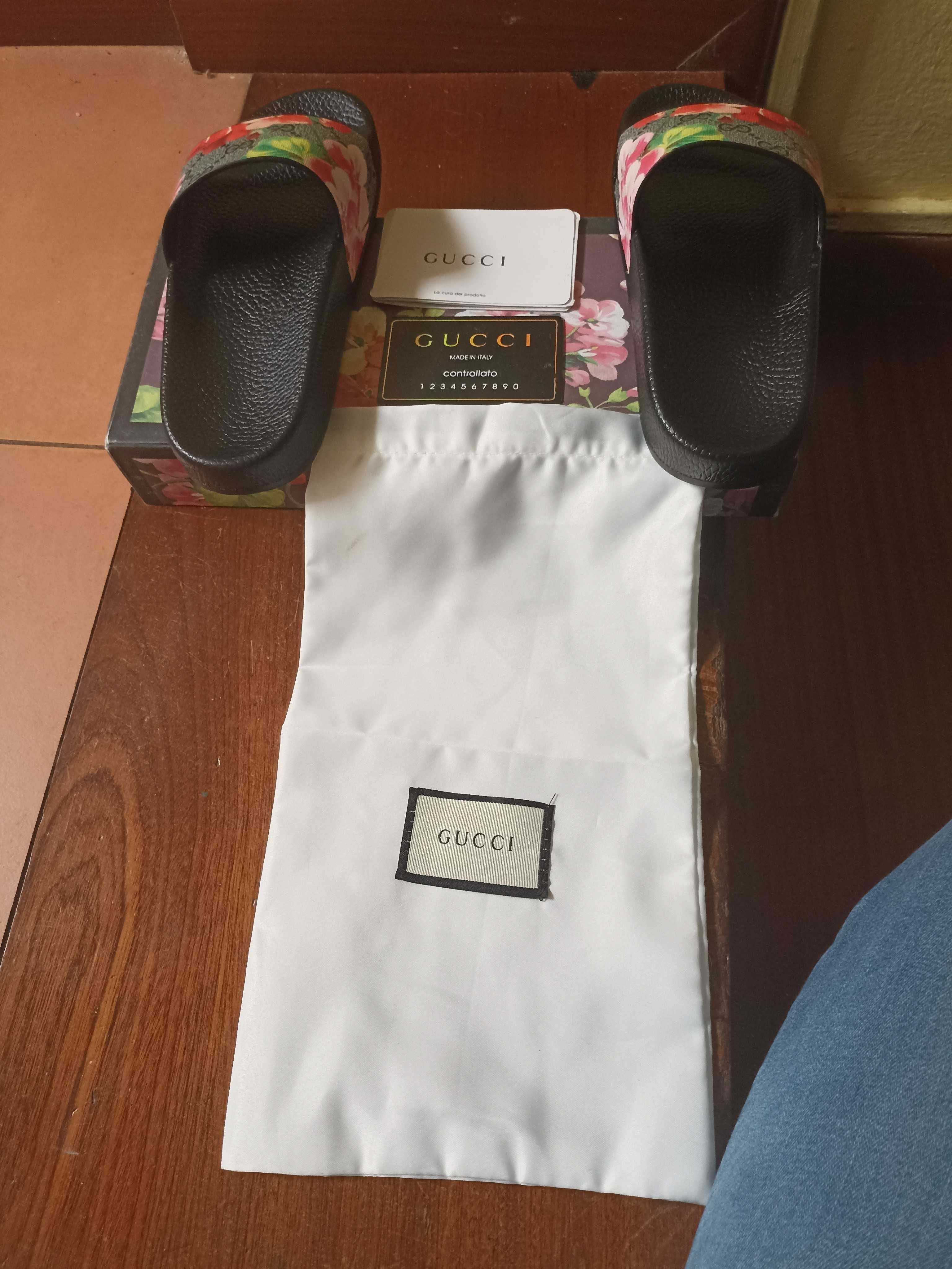 Chinelos Gucci novos