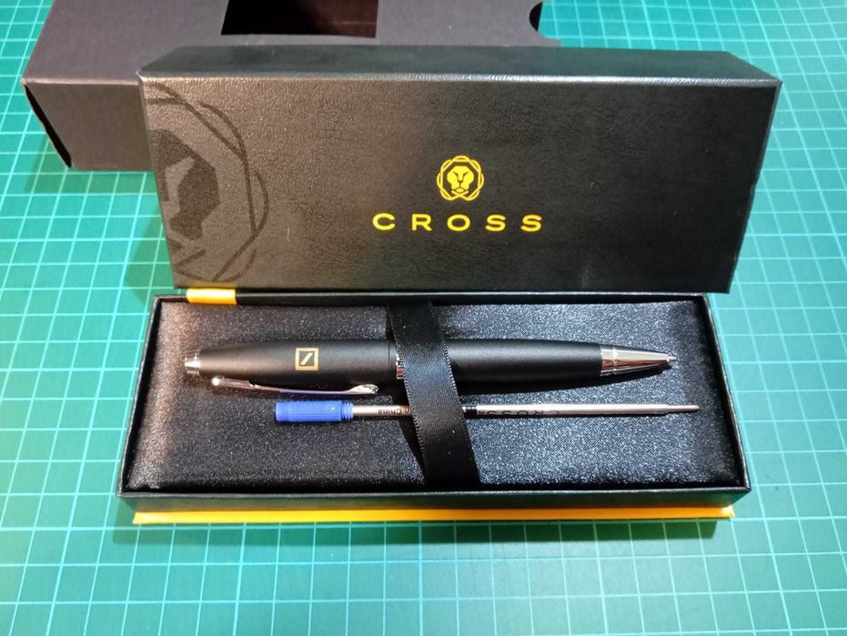 Długopis Cross nowy w pudełku, dodatkowy wkład.