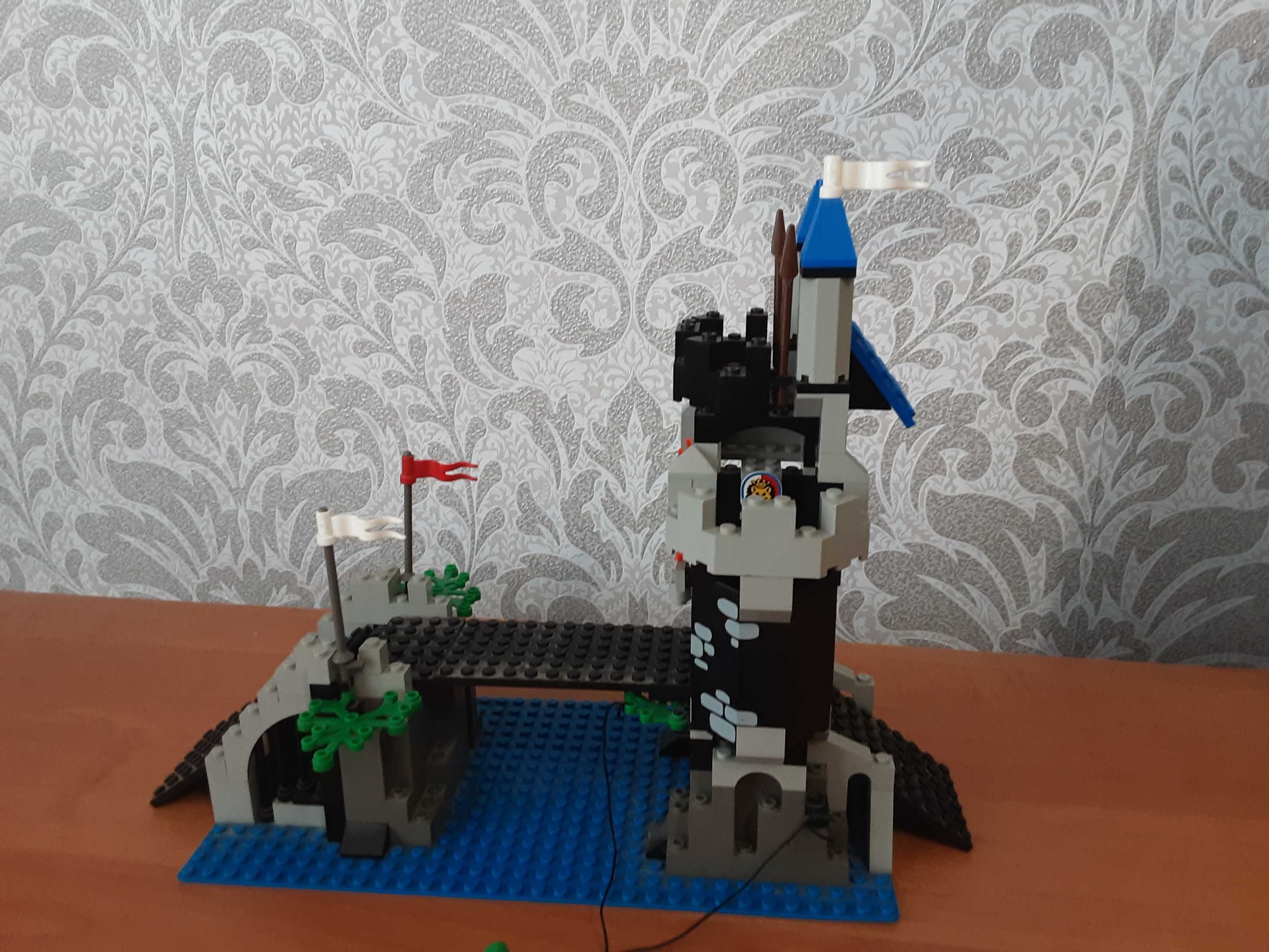 6078 LEGO Royal Knights Royal Drawbridge 1995 року раритет