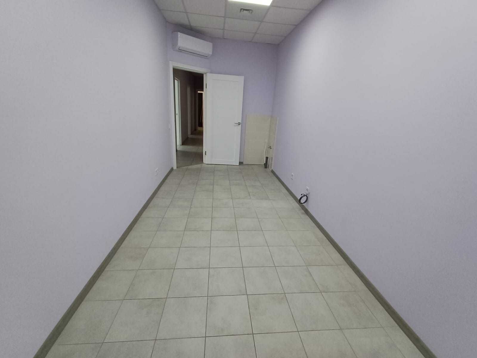 102м2 Вокзальна  клініка, салон з ремонтом