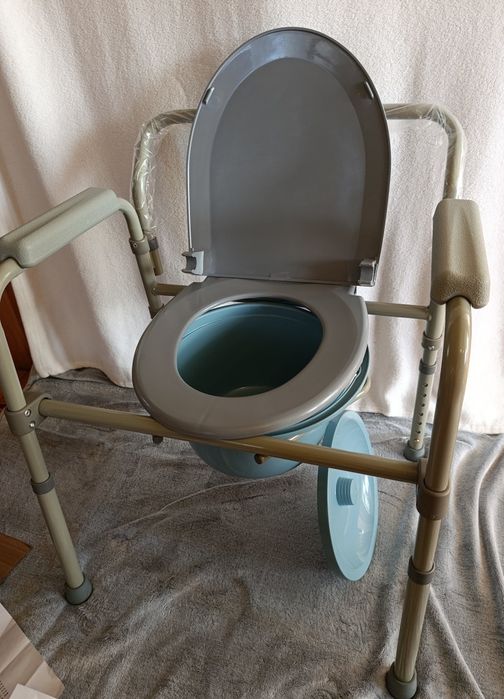 Krzesło toaletowe składane