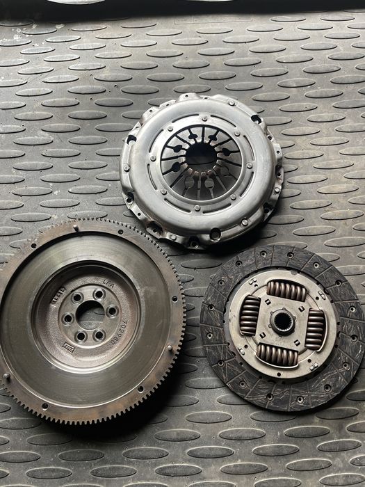 Зчеплення Valeo 835153 на пассат б6