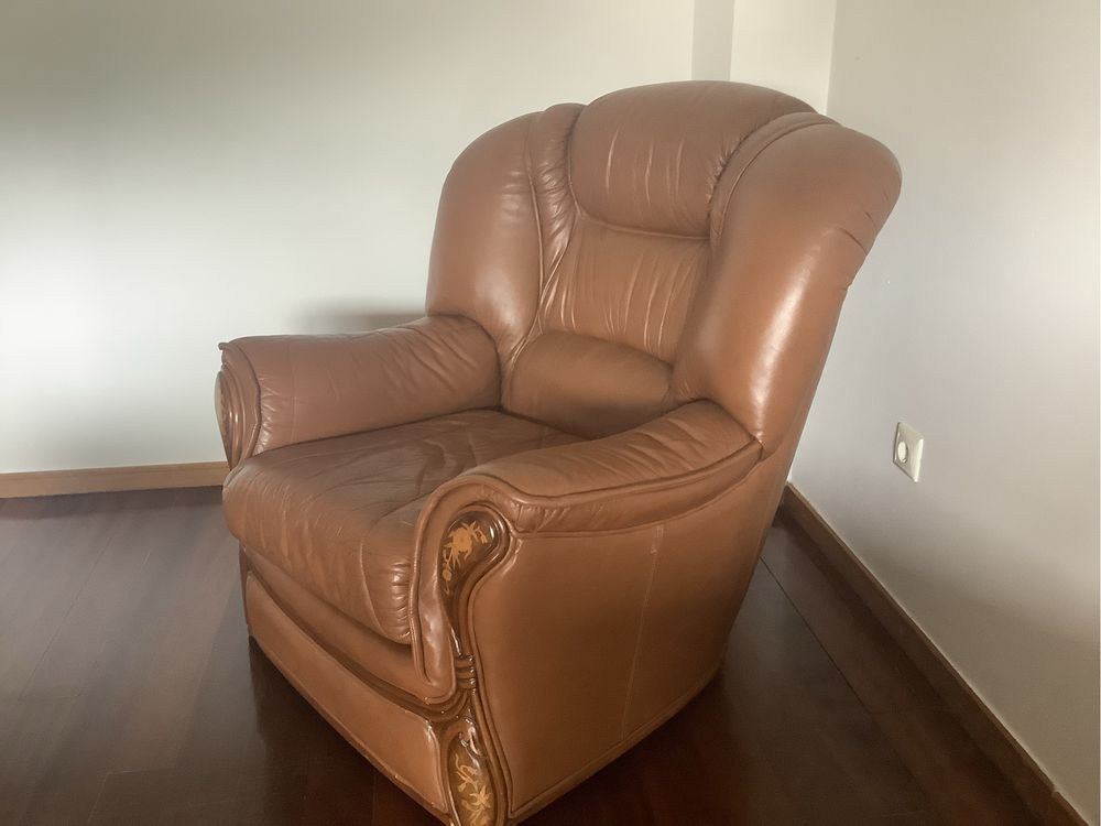 Conjunto de 3 sofas em pele