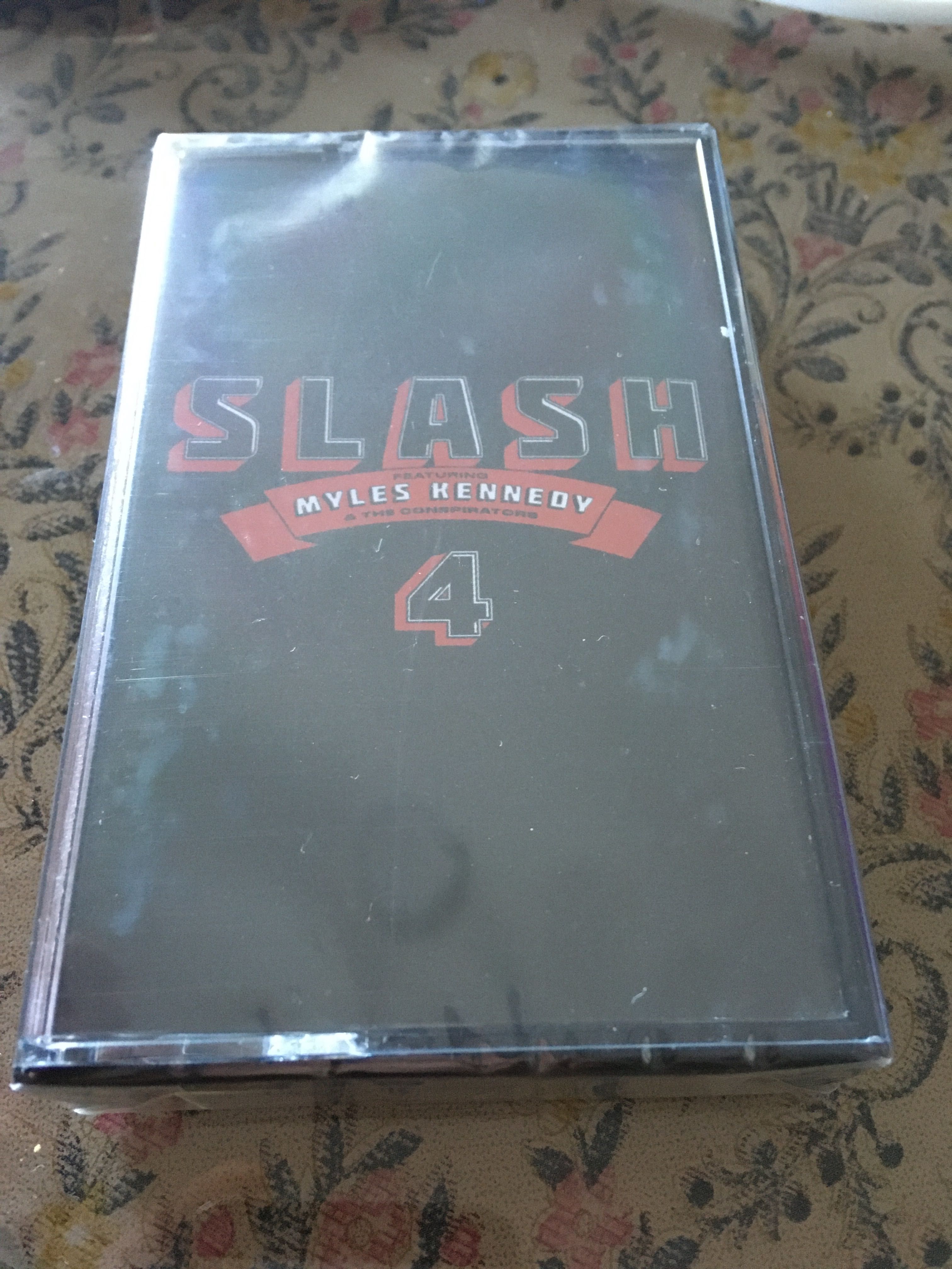 Cassete - Slash featuring Myles Kennedy and The Conspirators - 4