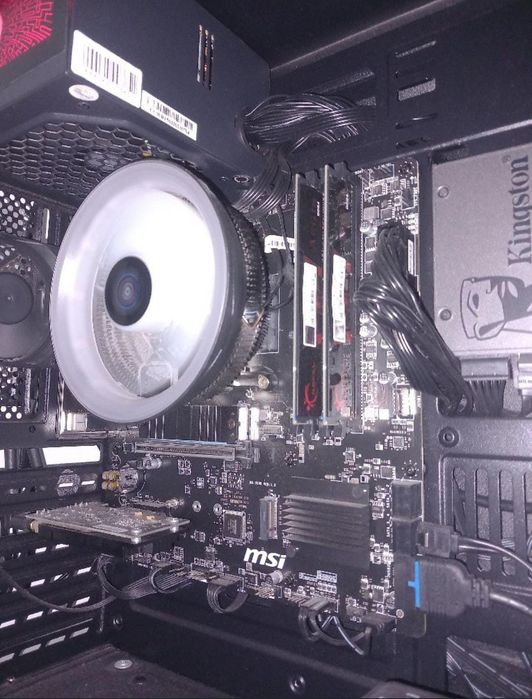 Computador gaming e monitor