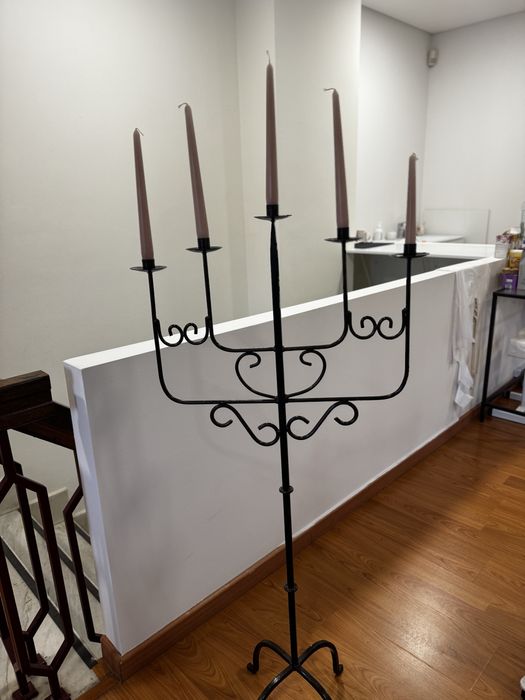 Candelabro de metal