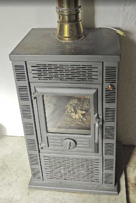 Salamandra a lenha com ventilação - excelente estado