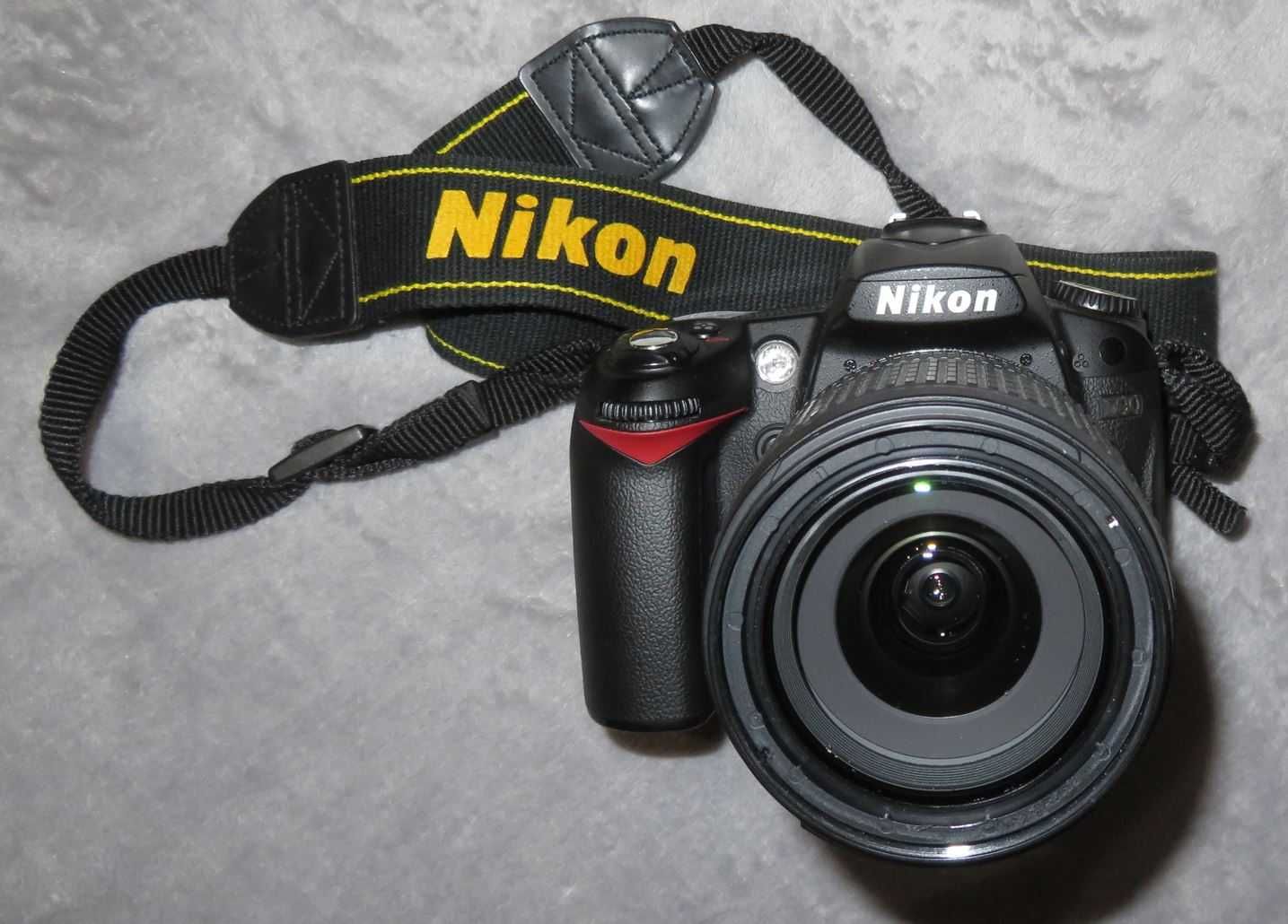Aparat fotograficzny Nikon D90 + torba + filtr UV.