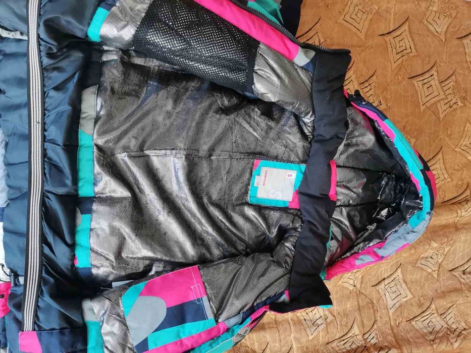 Тепла  куртка на дівчинку
