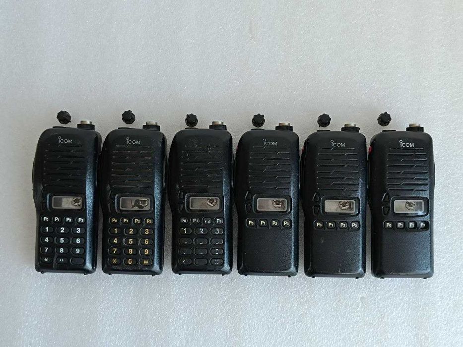 Корпуса от радиостанций Icom. Стоимость за все, что на фото.