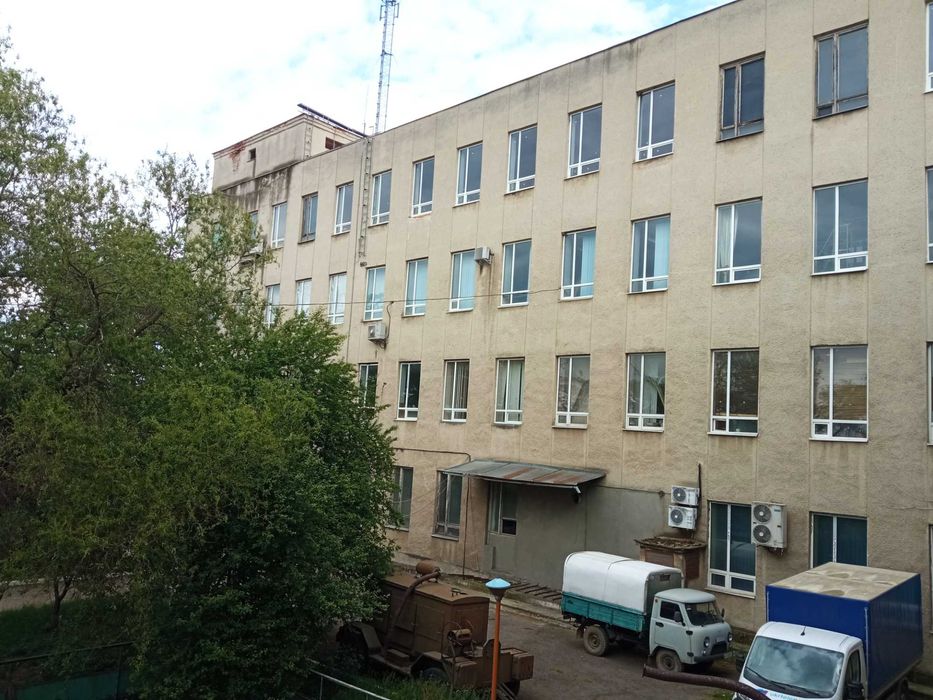 Оренда Укртелеком*, 648 м2, м. Ужгород, пл. Кирила та Мефодія, 4