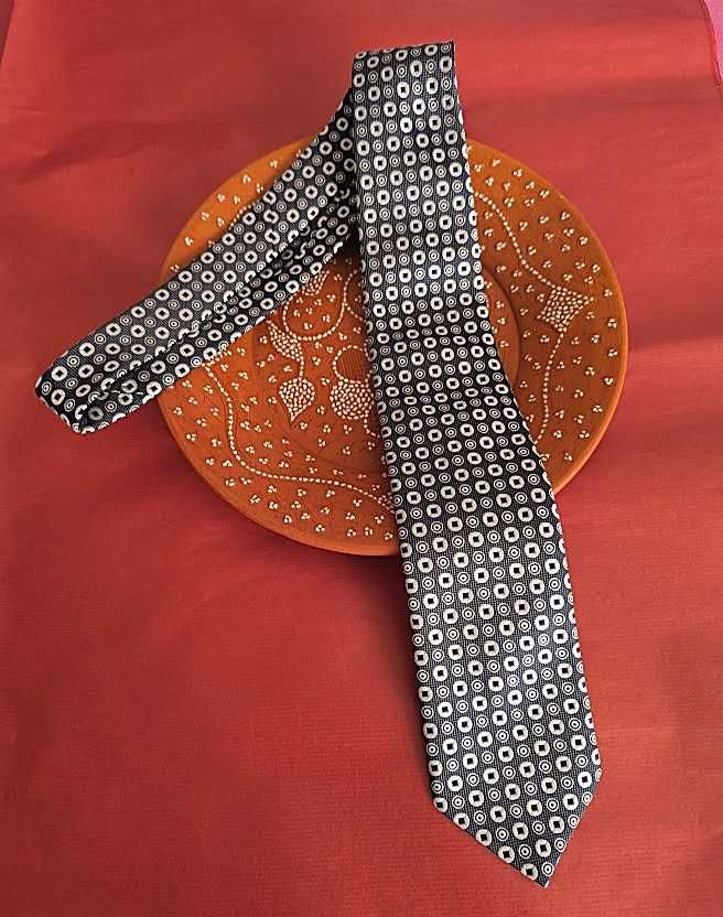 Gravata  texturizada bicolor padrão de jacquard aprimorado    Zara