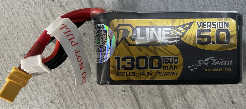 Акумулятор Tattu 1300 mAh 4S 150C 14,8V R-Line Version 5,0 Lipo XT60