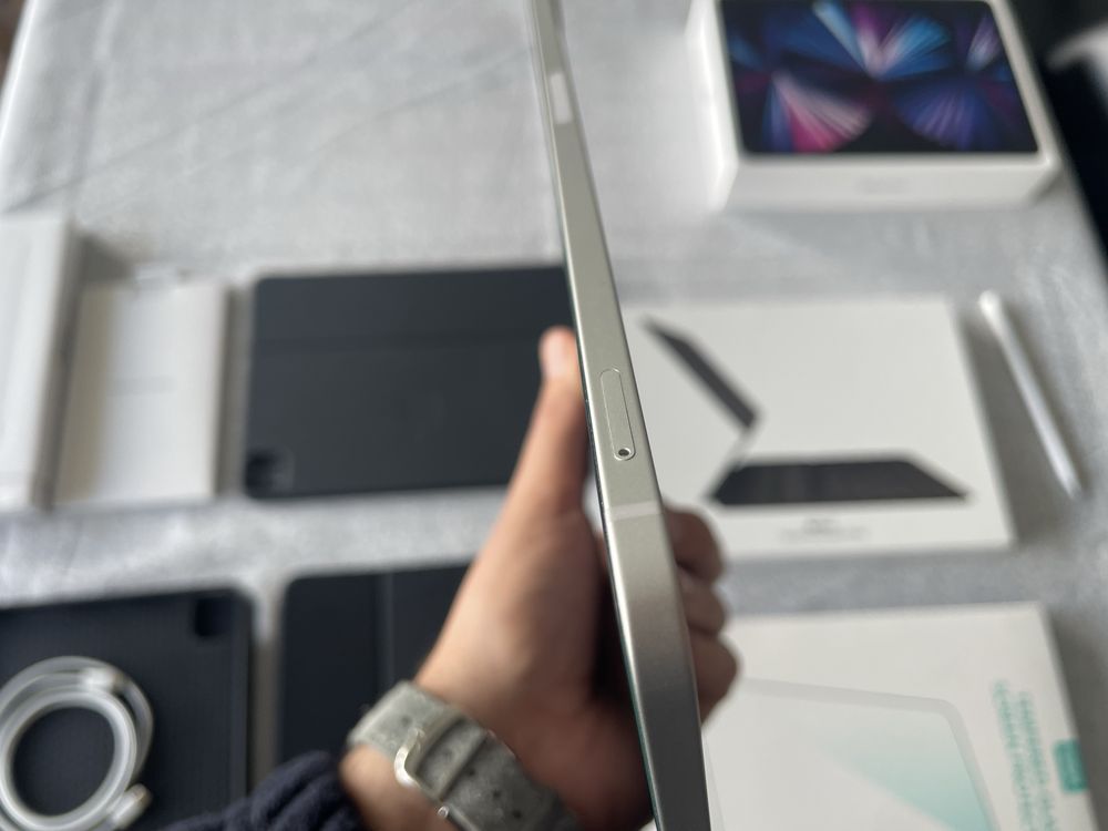 iPad Pro 11" 128GB + 5G + Todos Acessorios