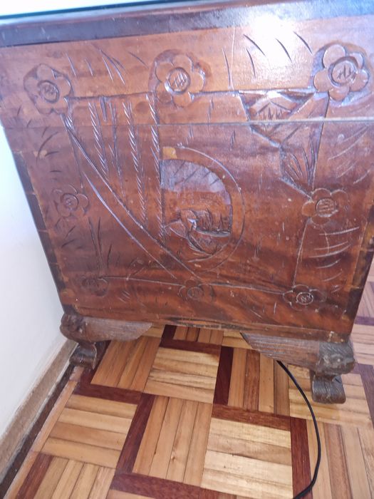 Arca chinesa de cânfora completa e com vidro