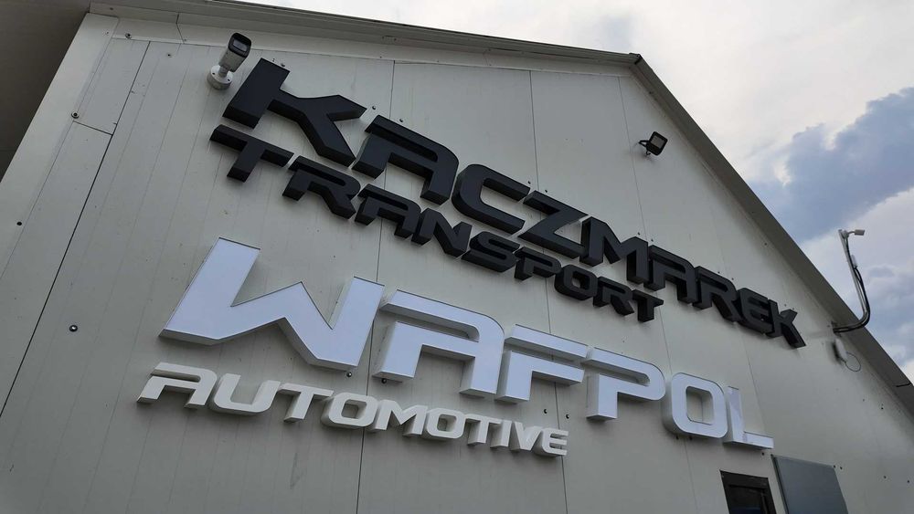 Nowoczesne Logo, Kasetony Podświetlane, Totemy – Kompleksowa Reklama