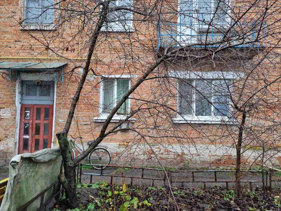 Продам 2кім квартиру у смт Семенівка