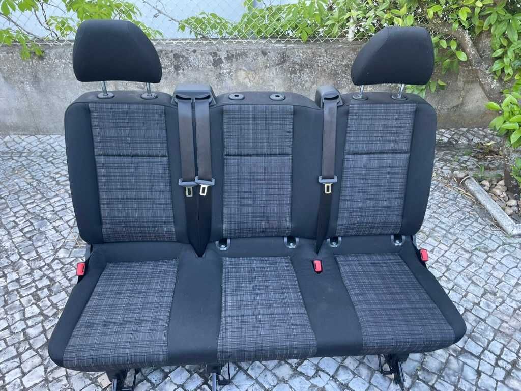 Banco triplo para Mercedes Vito 2021.