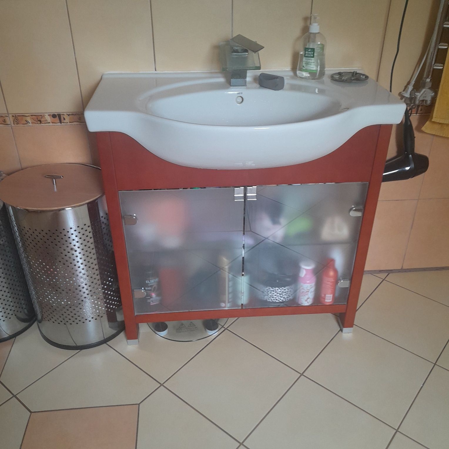 Sprzedam wyposażenie łazienki