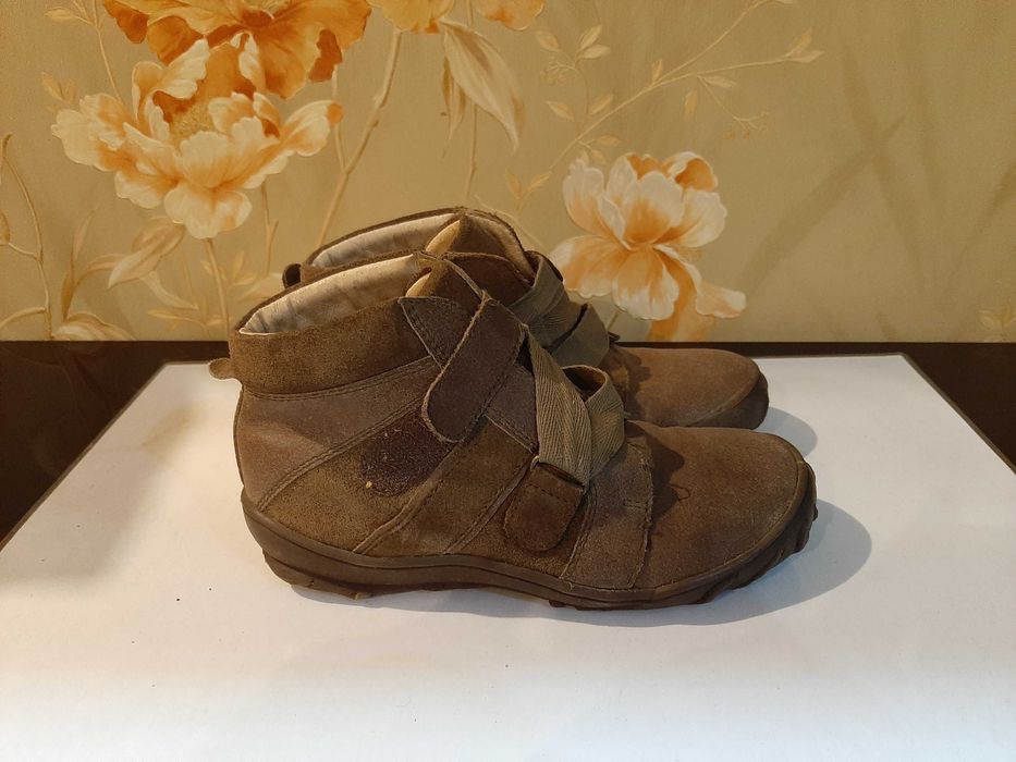 Дитячі теплі замшеві ботинки розмір 30