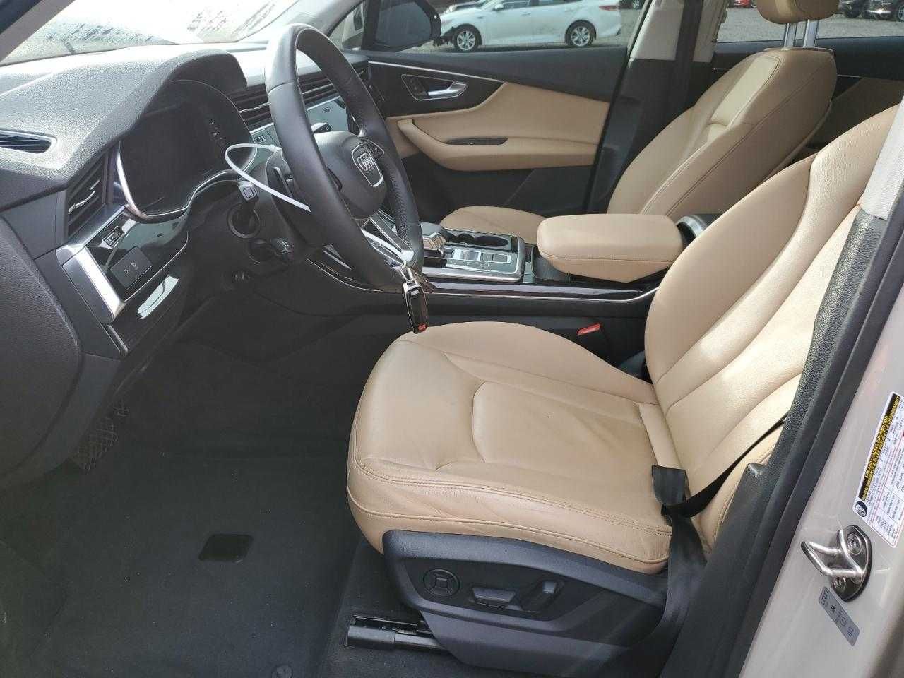Audi Q7 Premium Plus SR 2020 року - розкішний 7-місний кросовер