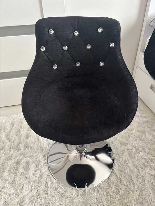Fotel obrotowy HOKER welurowy glamour czarny z cyrkoniami