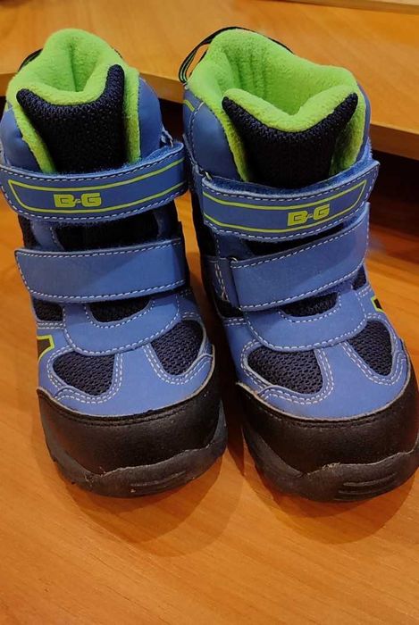 Продам зимові термочеревики b&g р. 25