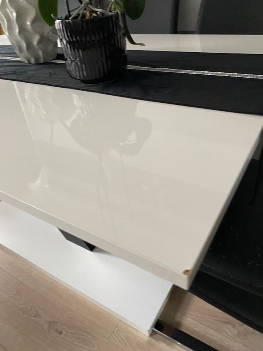 Stół z krzesłami biało czarny kpl .