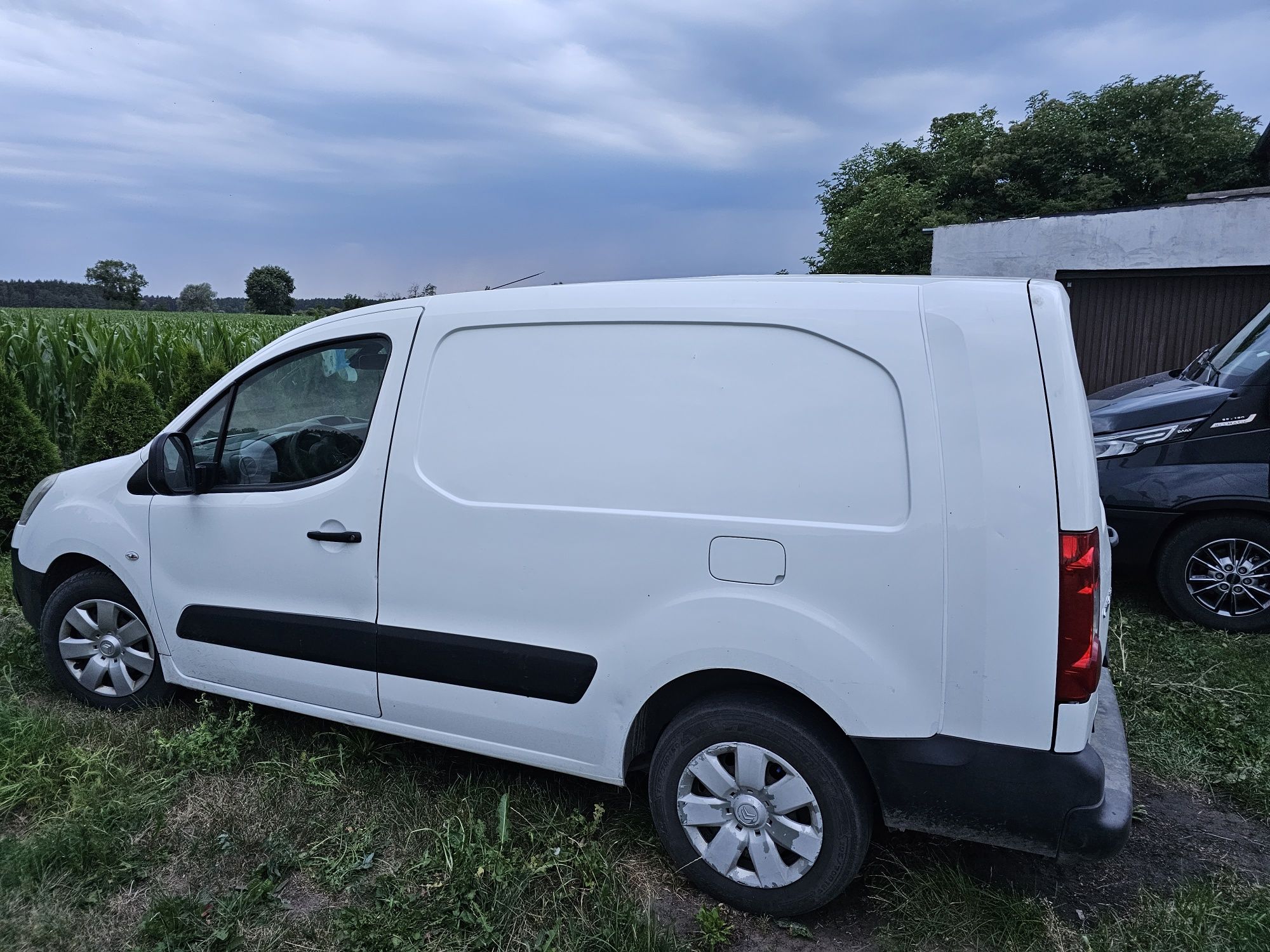 Wynajem wypożyczenie citroen berlingo long 1.6 diesel doba tydzień mie