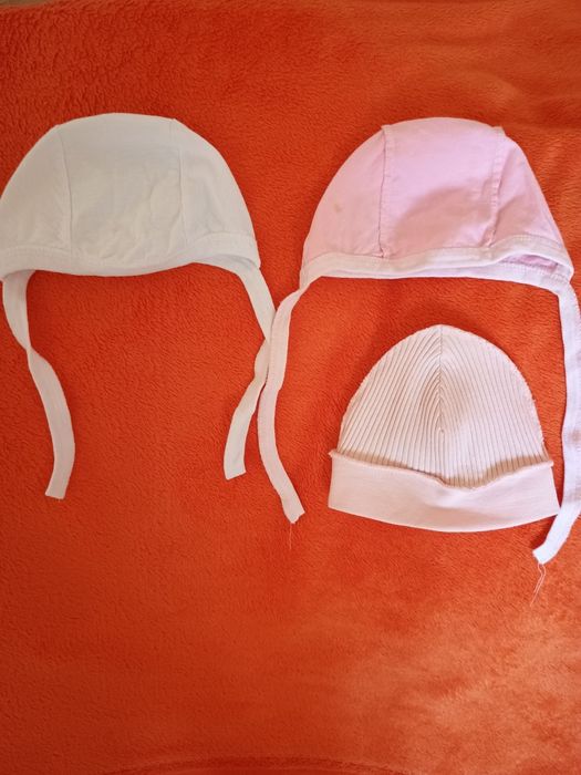 Продам модные шапки на девочку